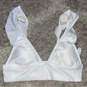 WHITE AERIE RUFFLE BIKINI TOP!